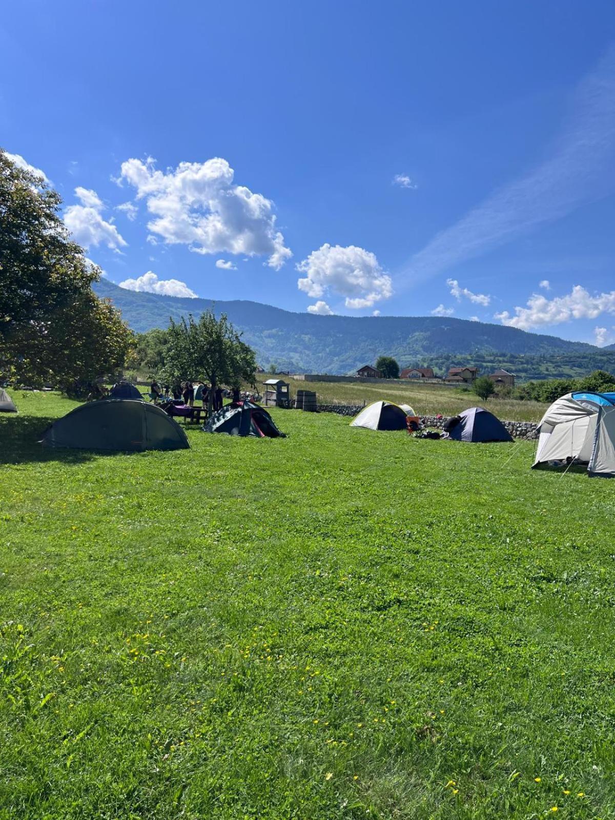 Camp Hotel Lake Views プラヴ エクステリア 写真