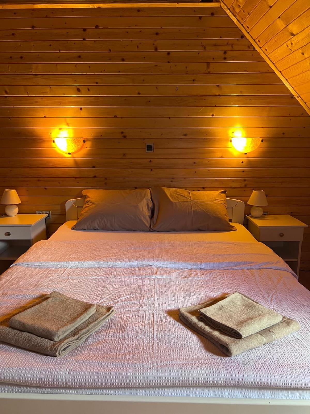 Camp Hotel Lake Views プラヴ エクステリア 写真